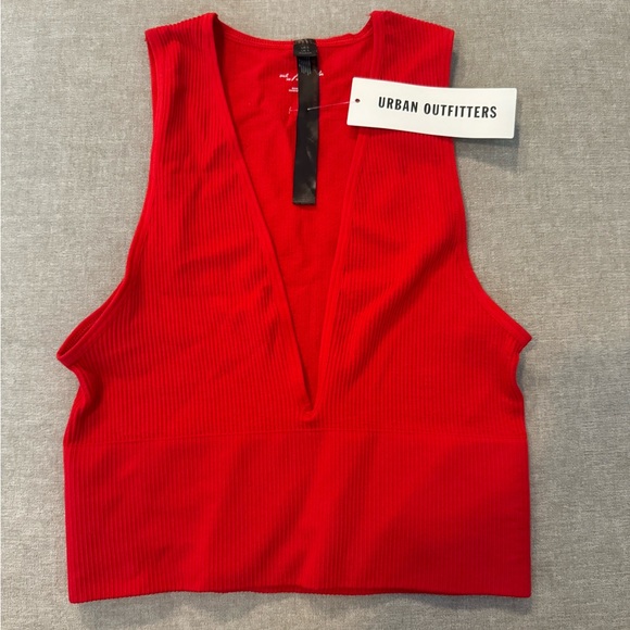 Red crop top - Picture 2 of 3